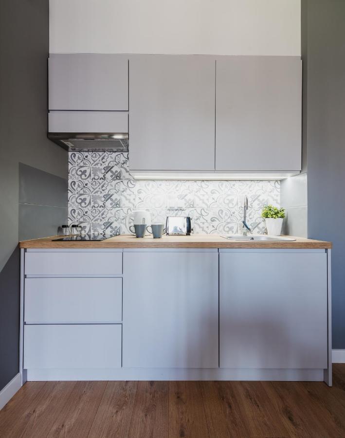 Okecie Airport Studio Bakalarska 2 P&O Serviced Apartments Warsaw Luaran gambar