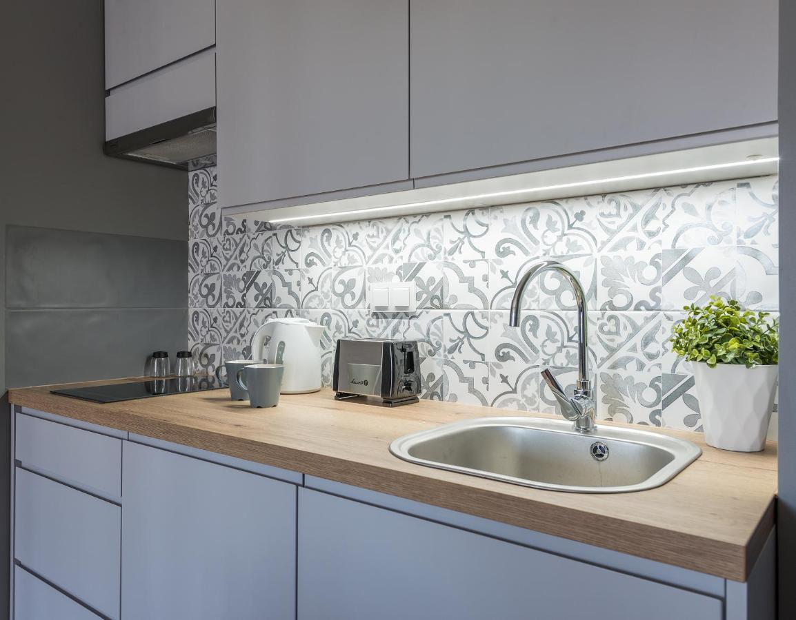 Okecie Airport Studio Bakalarska 2 P&O Serviced Apartments Warsaw Luaran gambar